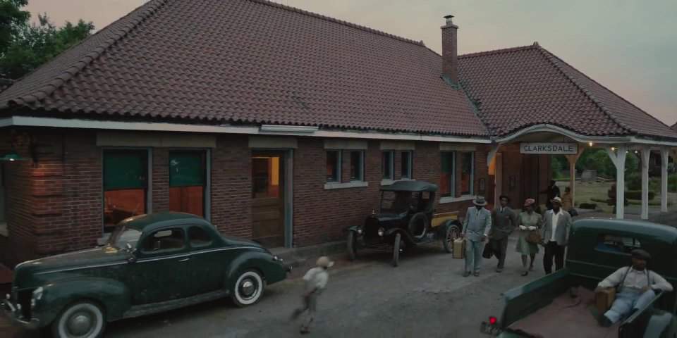 Ford V8 De Luxe