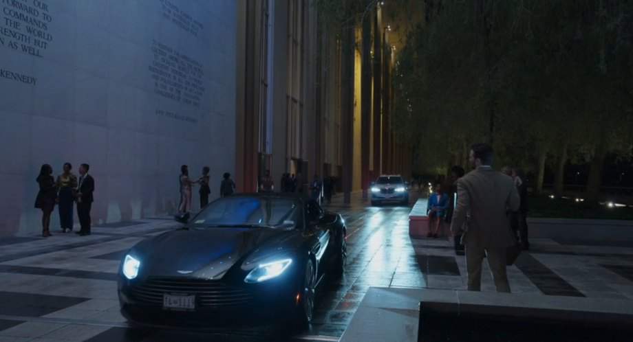 Aston Martin DB11 Volante