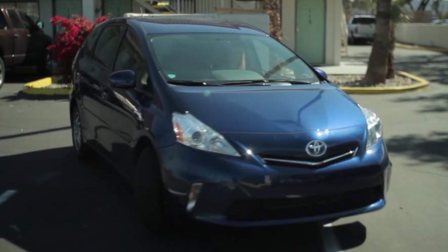 Toyota Prius v