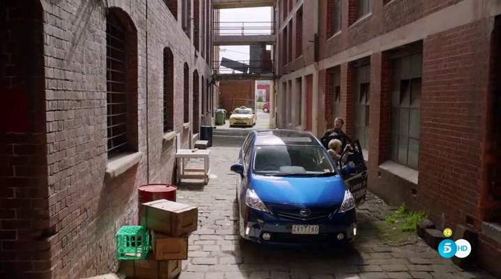 Toyota Prius v
