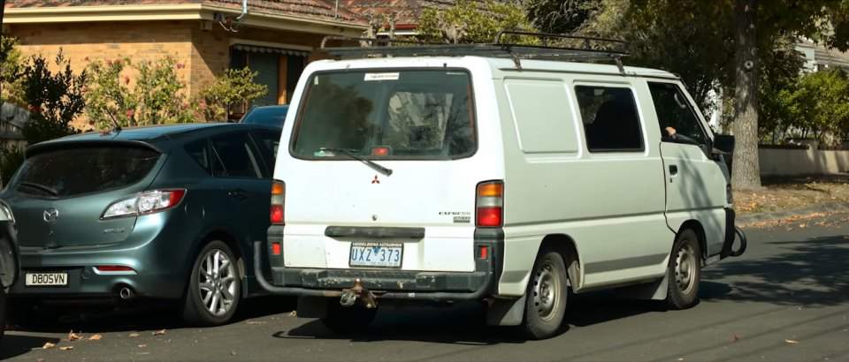 Mitsubishi Express