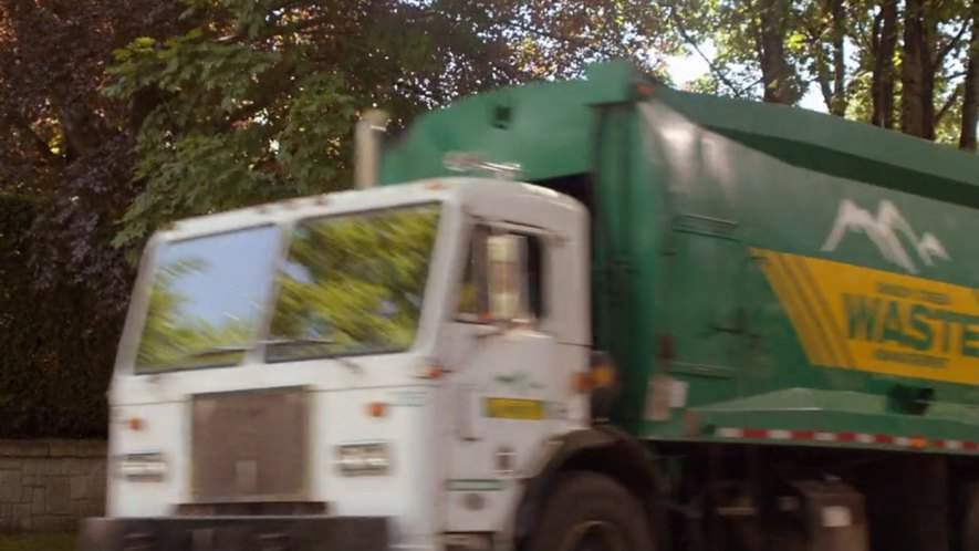 Peterbilt 320 in Rufus