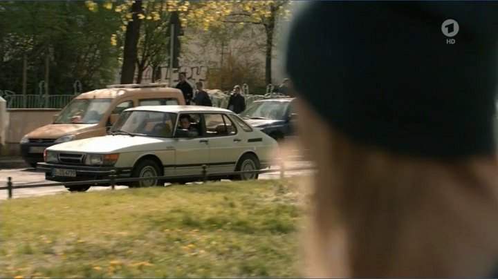 SAAB 900