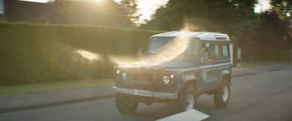 Land-Rover Defender 90