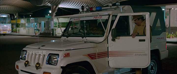 Mahindra Bolero Invader in School Bus