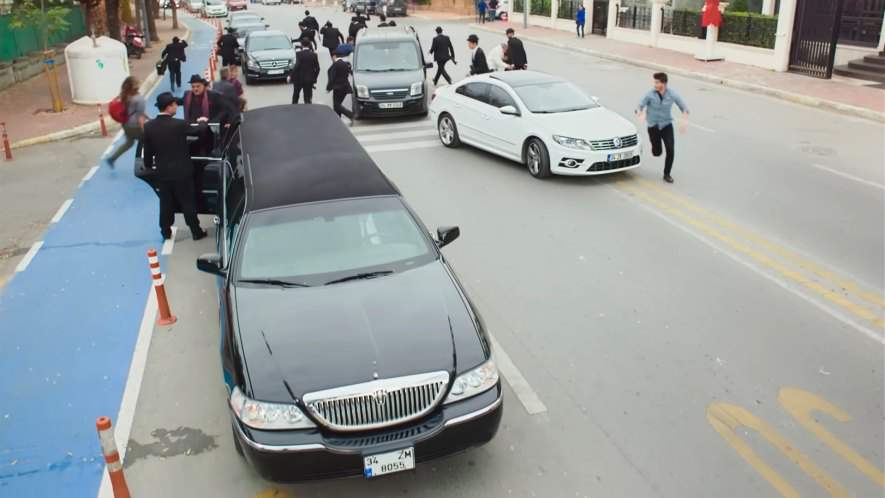 Lincoln Town Car Stretched Limousine