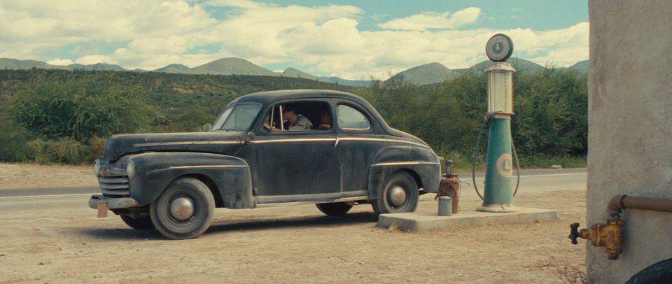 Ford De Luxe
