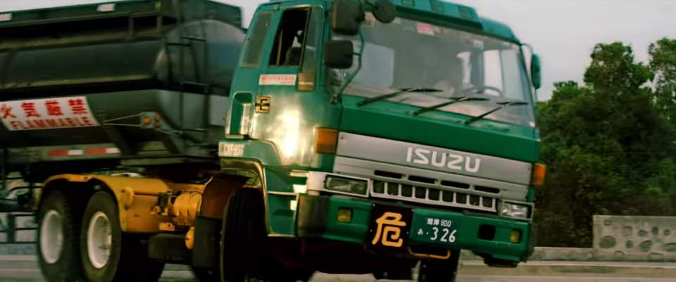 Isuzu 810
