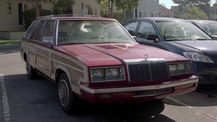 Chrysler LeBaron Town & Country