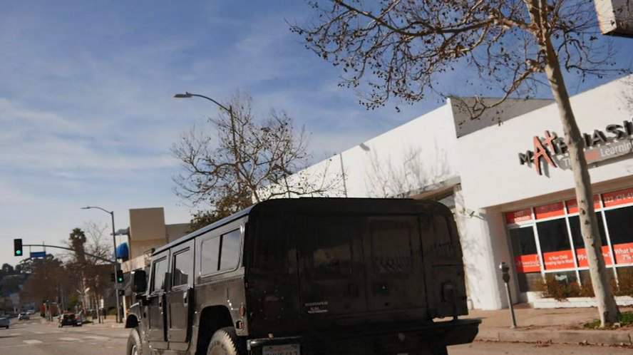 Hummer H1 in Doomsday Device