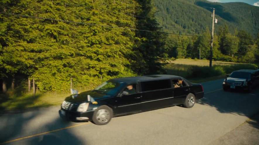 Cadillac DTS Stretched Limousine