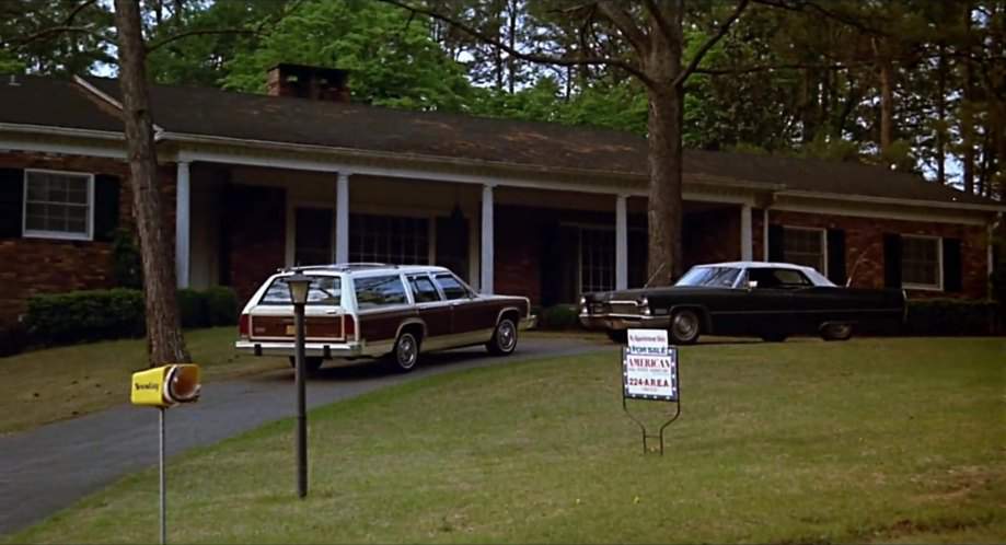 Ford LTD Country Squire