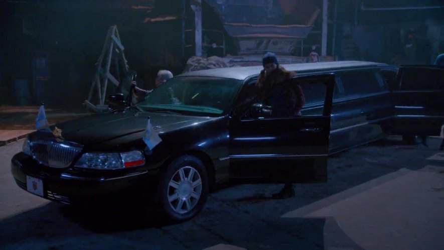 Lincoln Town Car Stretched Limousine