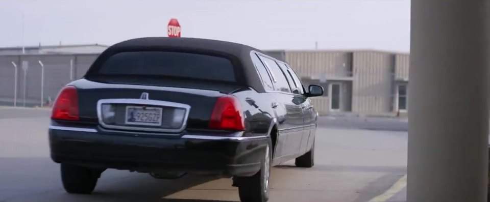 Lincoln Town Car Stretched Limousine