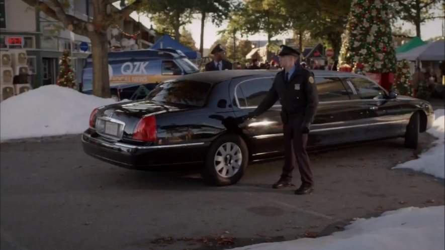 Lincoln Town Car Stretched Limousine