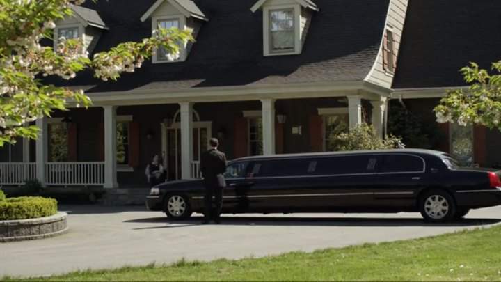 Lincoln Town Car Stretched Limousine