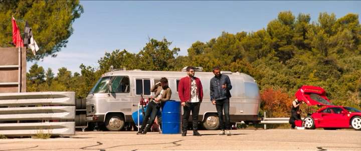 Airstream 270