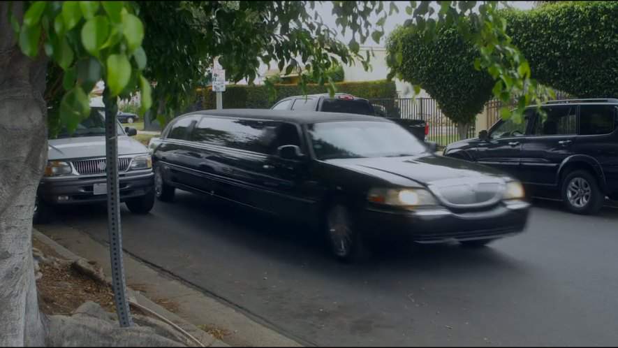 Lincoln Town Car Stretched Limousine