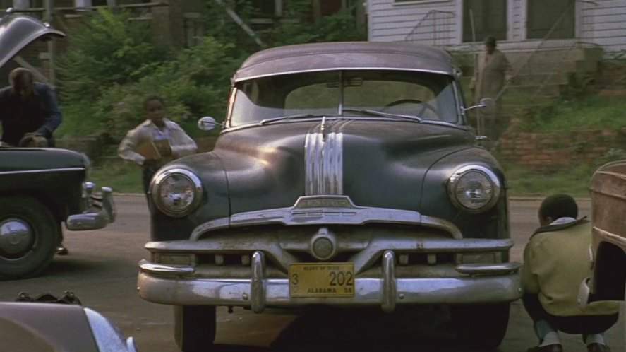 Pontiac Chieftain De Luxe