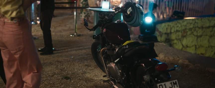 Triumph Bobber Black