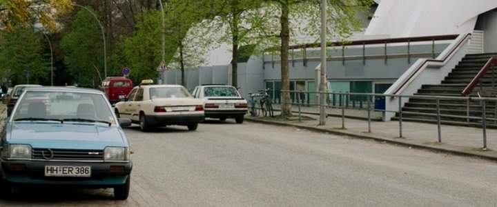 Mazda 323