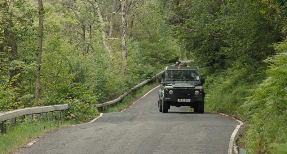 Land-Rover Defender 110 Crew Cab