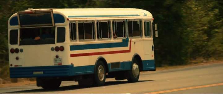 Blue Bird TC 2000 in Extortion