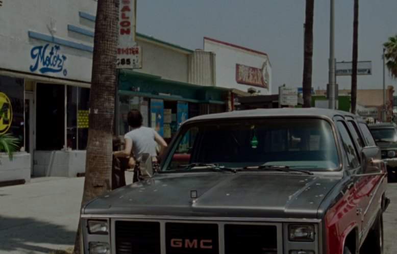 GMC Suburban