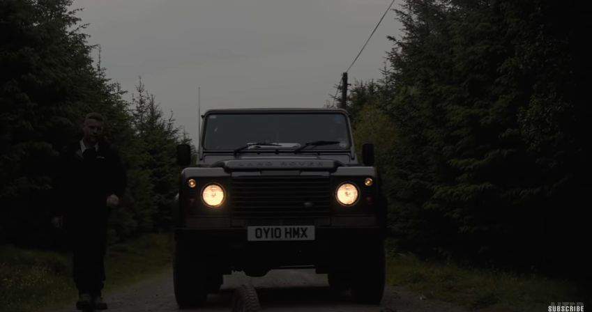 Land-Rover Defender 90