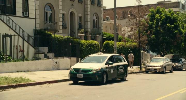Toyota Prius v