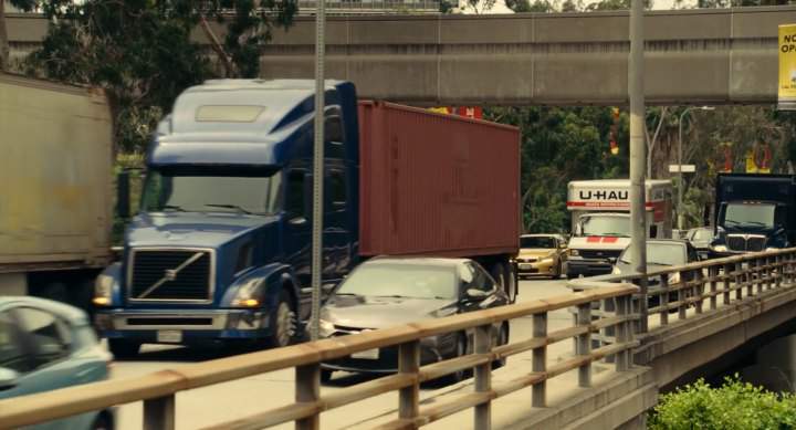 Volvo VNL 780
