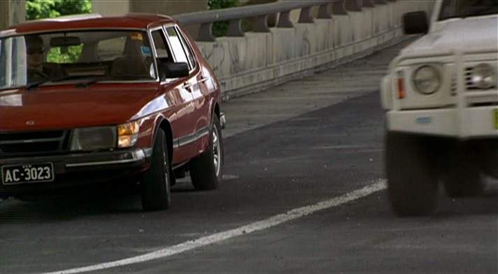 SAAB 900