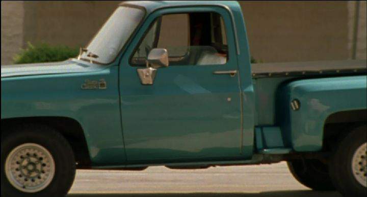 1977 GMC C-15 in Fast Sofa