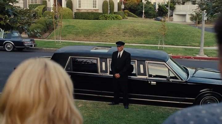 Lincoln Town Car Stretched Limousine