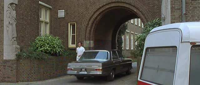 Mercedes-Benz 300 SEL