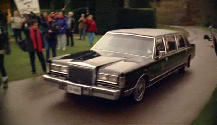 Lincoln Town Car Stretched Limousine