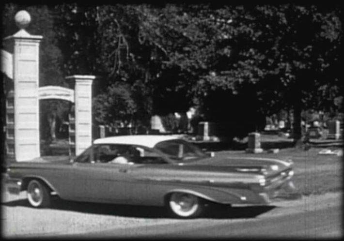 Pontiac Bonneville Custom