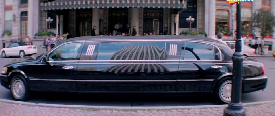Lincoln Town Car Stretched Limousine