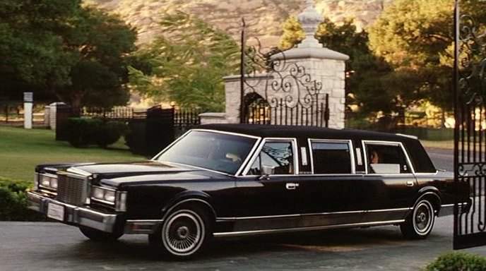 Lincoln Town Car Stretched Limousine