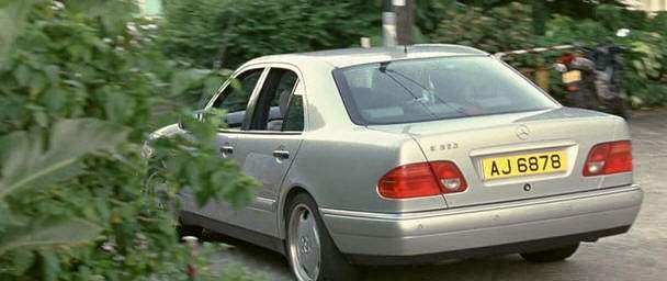Mercedes-Benz E 320