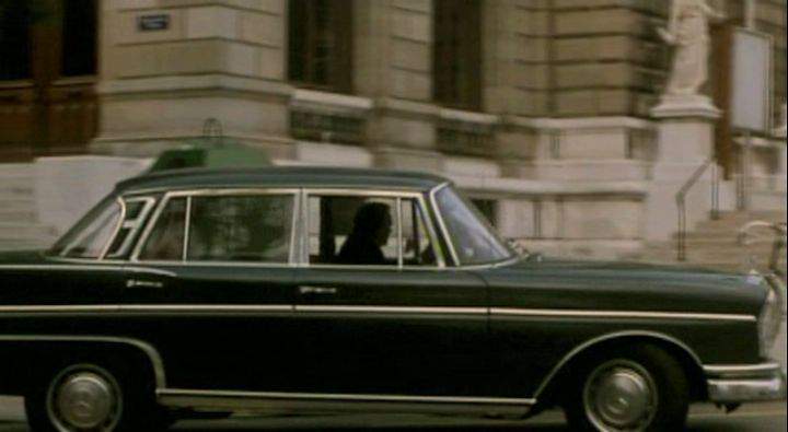 Mercedes-Benz 300 SE