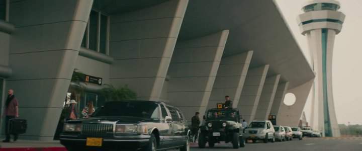 Lincoln Town Car Stretched Limousine