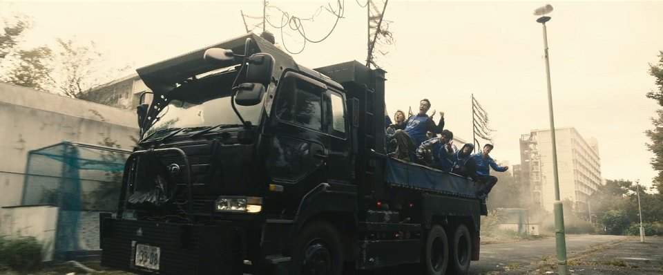 Nissan Diesel Big Thumb