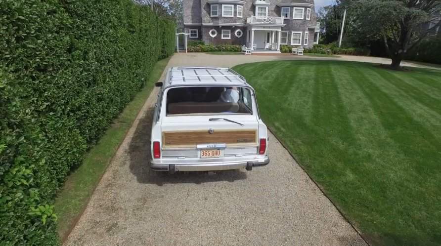 Jeep Grand Wagoneer