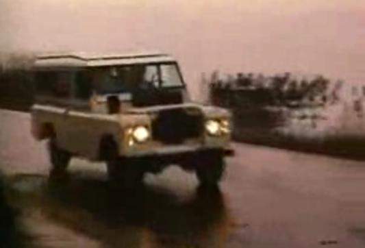 Land-Rover 109'' Series III Station Wagon