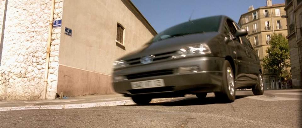Peugeot 806