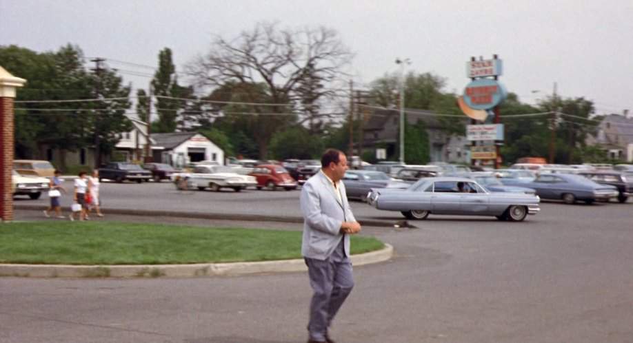 Cadillac Sedan DeVille