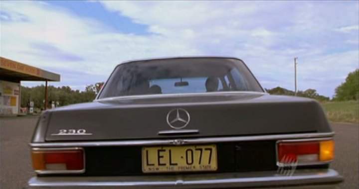 Mercedes-Benz 230