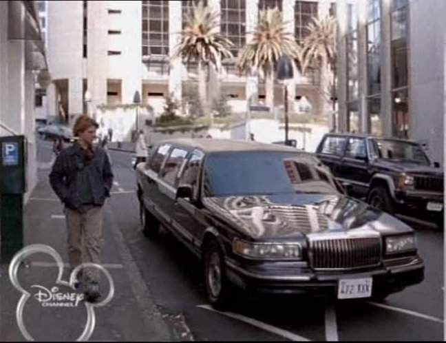 Lincoln Town Car Stretched Limousine