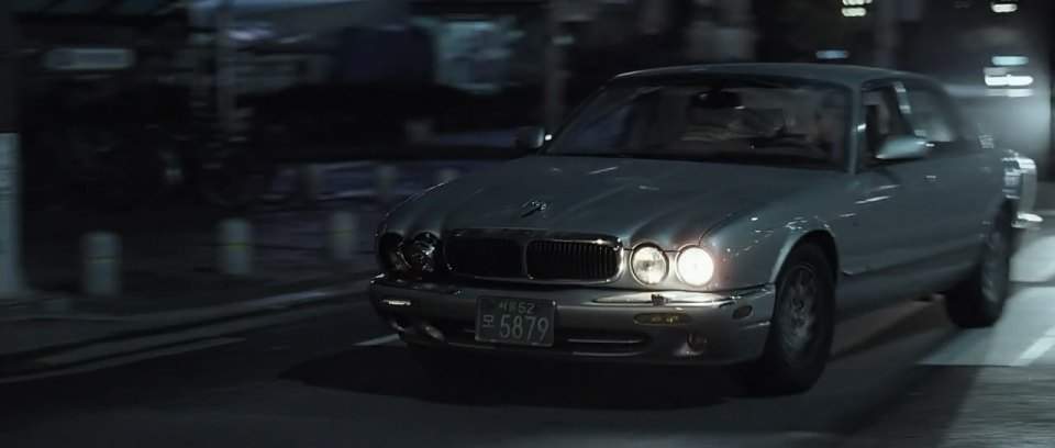 Jaguar XJ8